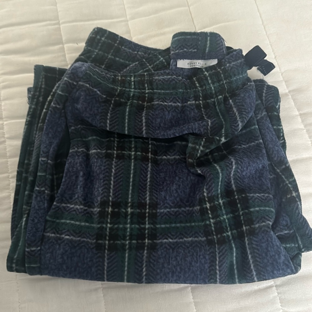 Never used Perry Ellis flannel men’s Pajamas